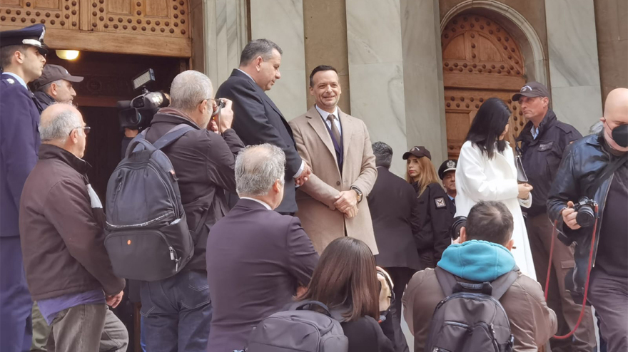 Μαρινάκης και Πιερρακάκης στο Κολωνάκι για καφέ μετά την δοξολογία στον Άγιο Διονύσιο