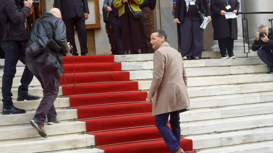 Μαρινάκης και Πιερρακάκης στο Κολωνάκι για καφέ μετά την δοξολογία στον Άγιο Διονύσιο