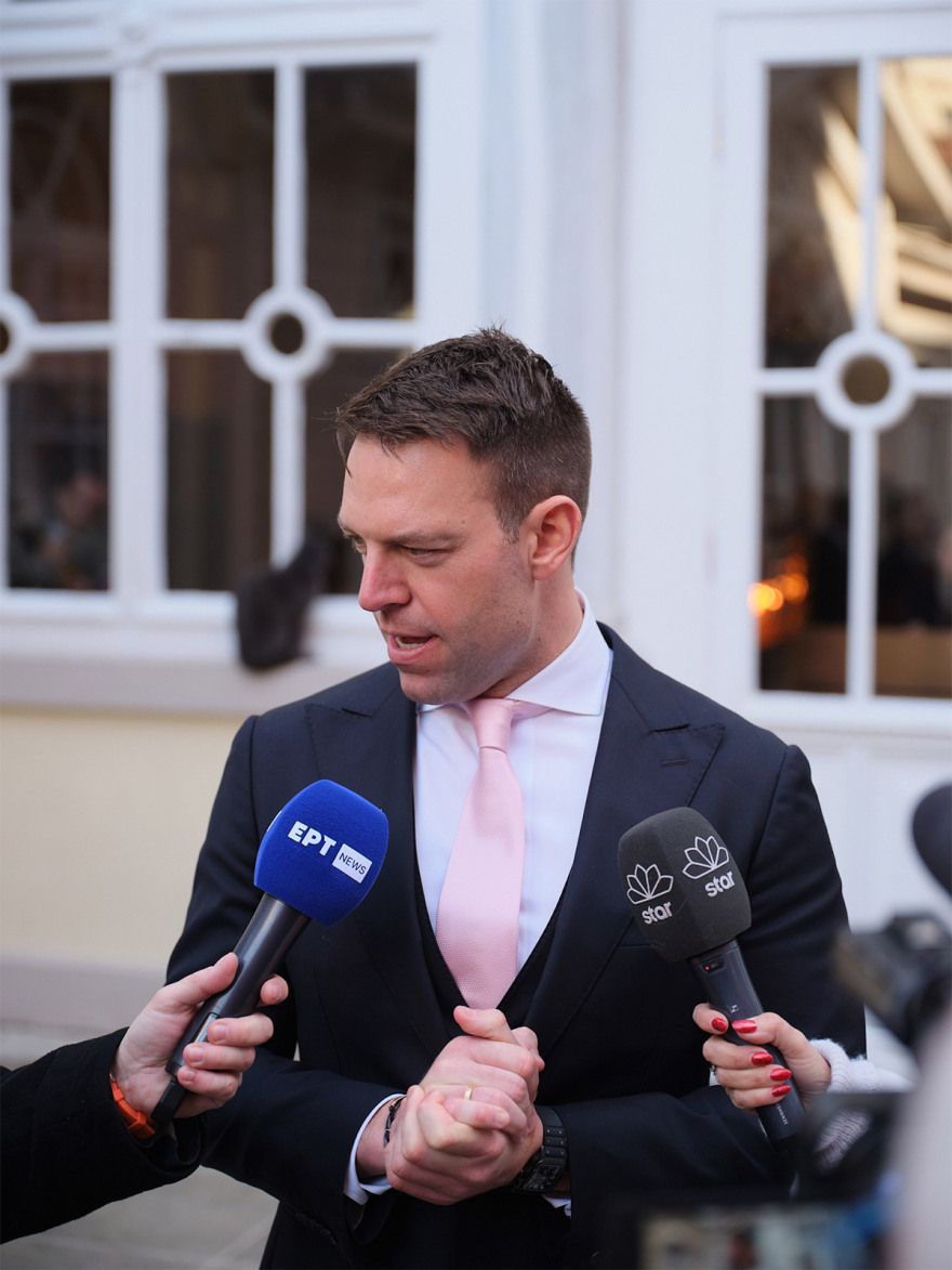 Κασσελάκης και Ανδρουλάκης: Με απόσταση στη Θεία Λειτουργία και στον καθαγιασμό των υδάτων στο Φανάρι - Δείτε βίντεο