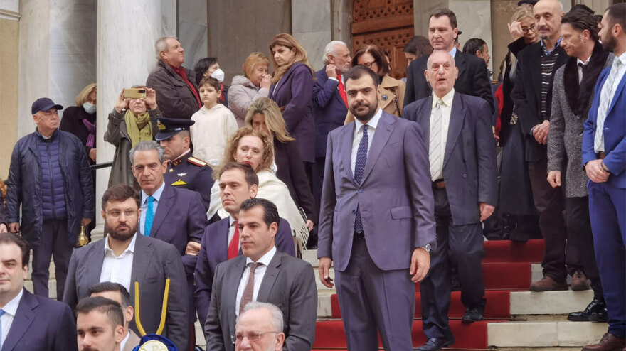 Μαρινάκης και Πιερρακάκης στο Κολωνάκι για καφέ μετά την δοξολογία στον Άγιο Διονύσιο