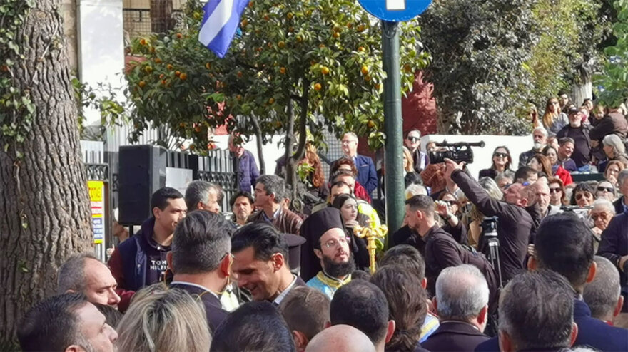 Μαρινάκης και Πιερρακάκης στο Κολωνάκι για καφέ μετά την δοξολογία στον Άγιο Διονύσιο