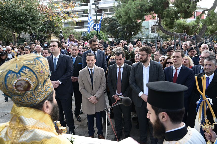 Μαρινάκης και Πιερρακάκης στο Κολωνάκι για καφέ μετά την δοξολογία στον Άγιο Διονύσιο