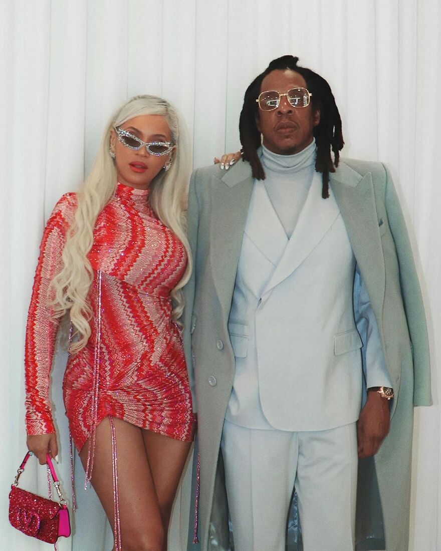 Μπιγιόνσε: Ντύθηκε σαν... Barbie και φωτογραφήθηκε με τον Jay-Z 