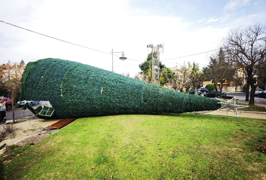 Καιρός: Νέο έκτακτο δελτίο από την ΕΜΥ: Στο κόκκινο 7 περιοχές - Οι θυελλώδεις άνεμοι σάρωσαν Αττική, Θεσσαλονίκη, Ηλεία