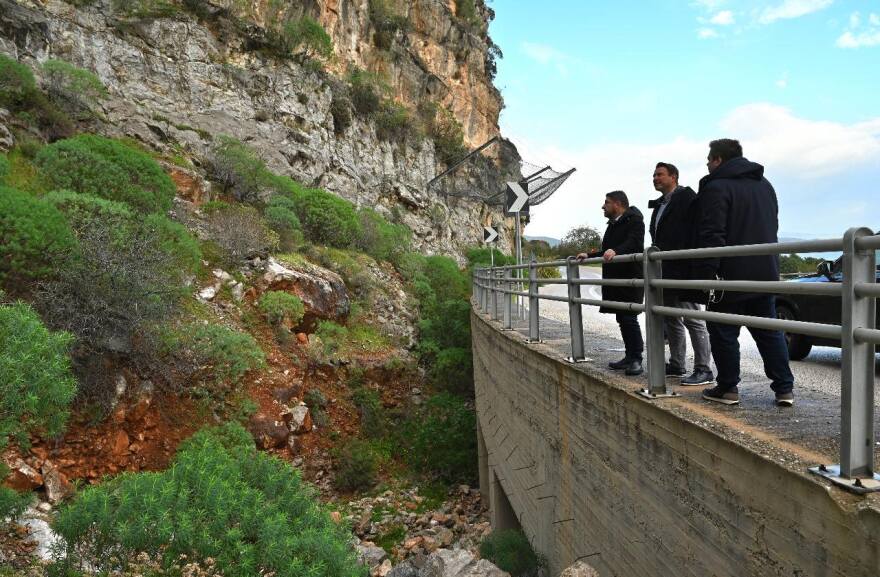 Χαρδαλιάς: Αυτοψία στο κατεστραμμένο επαρχιακό δίκτυο Επιδαύρου - Καλλονής από τον περιφερειάρχη Αττικής (φωτογραφίες)