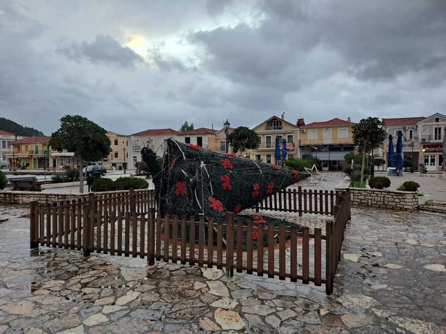 Καιρός: Νέο έκτακτο δελτίο από την ΕΜΥ: Στο κόκκινο 7 περιοχές - Οι θυελλώδεις άνεμοι σάρωσαν Αττική, Θεσσαλονίκη, Ηλεία