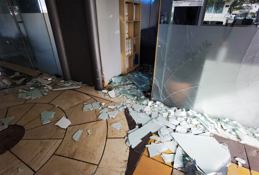 Κεραυνός χτύπησε υποσταθμό του ΔΕΔΔΗΕ στο Ψυχικό - Ζημιές σε καταστήματα εμπορικού κέντρου