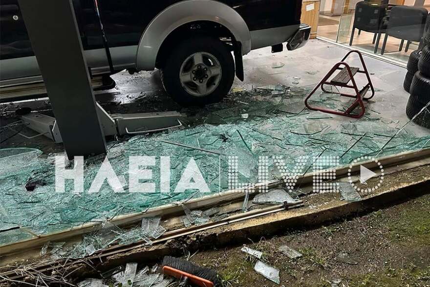 Κακοκαιρία: Ανεμοστρόβιλος αναποδογύρισε φορτηγό στον Πύργο - Ζημιές σε σπίτια και επιχειρήσεις