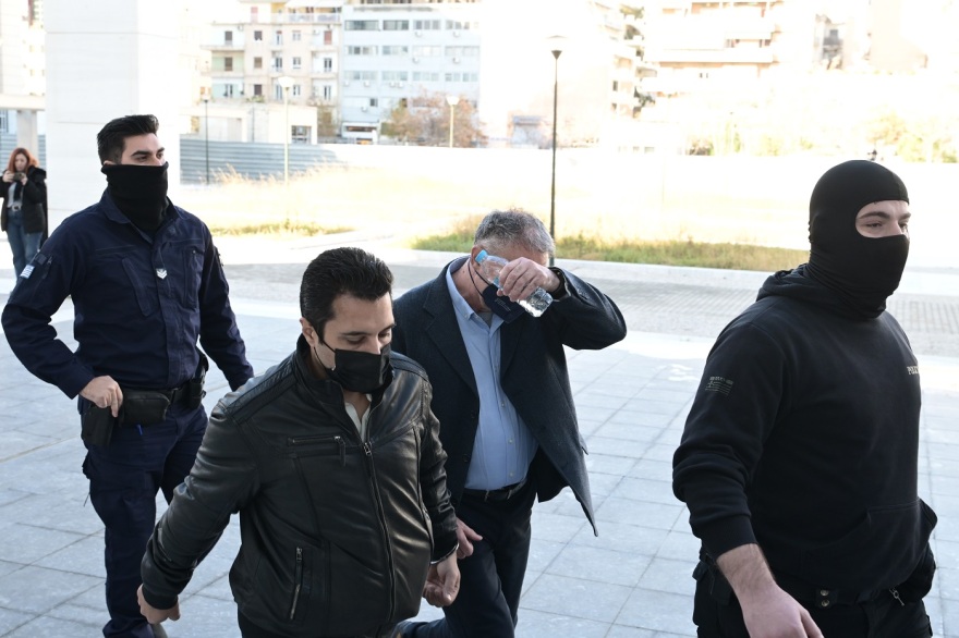 Βιασμός 12χρονης: Στο δικαστήριο ο Ηλίας Μίχος και η μητέρα της - Συνολικά 26 οι κατηγορούμενοι