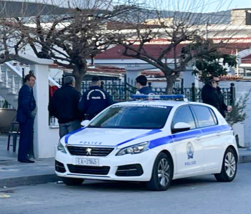 Ζεφύρι: Ανδρας περιέλουσε με εύφλεκτο υλικό τη σύζυγό του και της έβαλε φωτιά