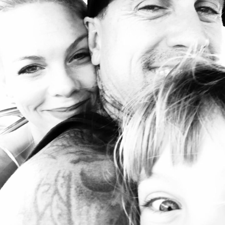 Πινκ: Η δημόσια ερωτική εξομολόγηση στον άντρα της - Είσαι ο πεισματάρης, όμορφος, αμετακίνητος βράχος μου