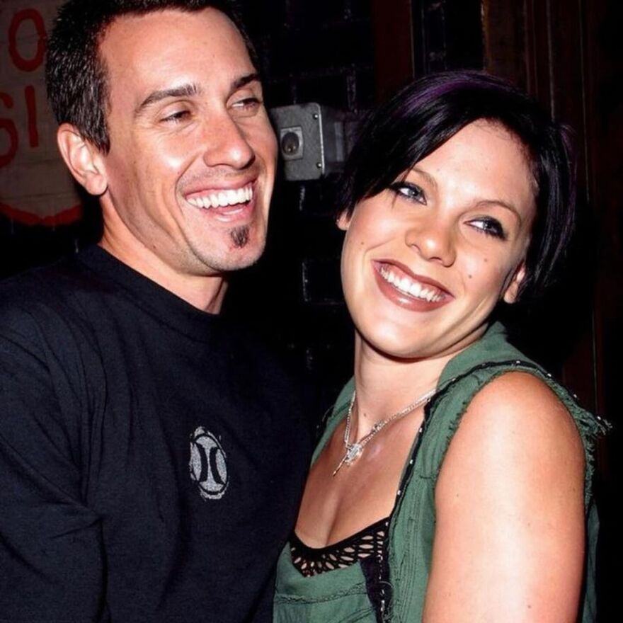 Πινκ: Η δημόσια ερωτική εξομολόγηση στον άντρα της - Είσαι ο πεισματάρης, όμορφος, αμετακίνητος βράχος μου