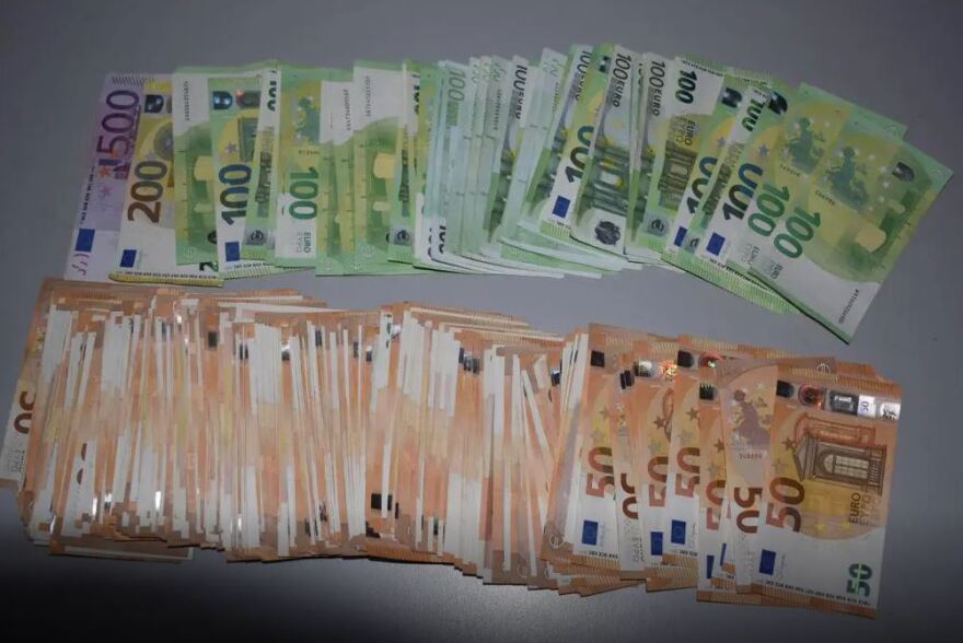 Αττική: Πωλούσαν πλαστούς Πικάσο και κυκλοφορούσαν με Porsche - Ο «πελάτης» αστυνομικός που τους αποκάλυψε