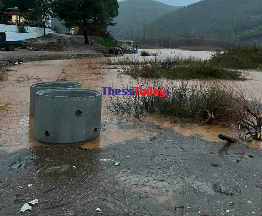 Χαλκιδική: Κατολισθήσεις, πλημμυρισμένα σπίτια και πτώσεις δέντρων από την κακοκαιρία