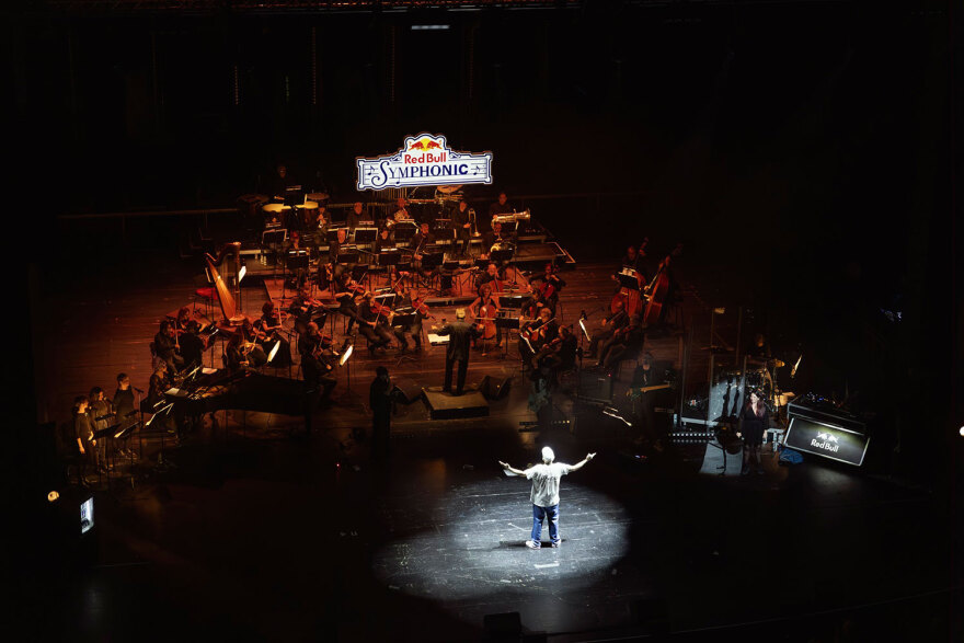 Red Bull Symphonic: Ο 12ος Πίθηκος σε ένα αξέχαστο βράδυ έκανε... γήπεδο το Μέγαρο Μουσικής - Δείτε βίντεο