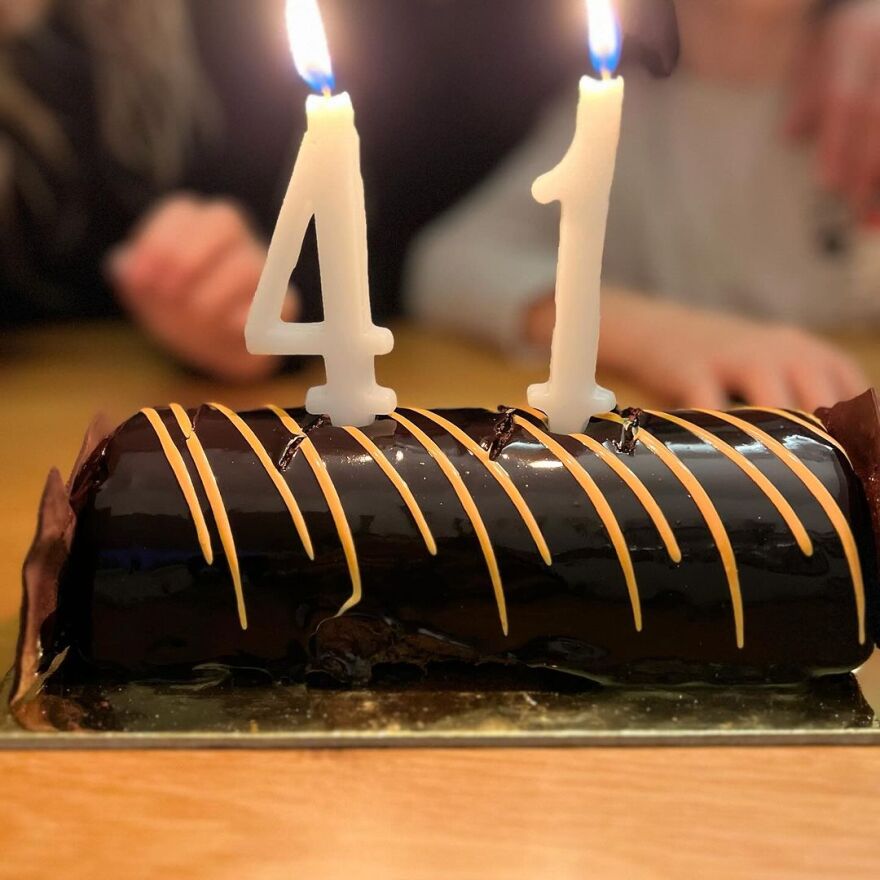 Ρούλα Ρέβη: Γιόρτασε τα 41α γενέθλια του Αποστόλη Τότσικα