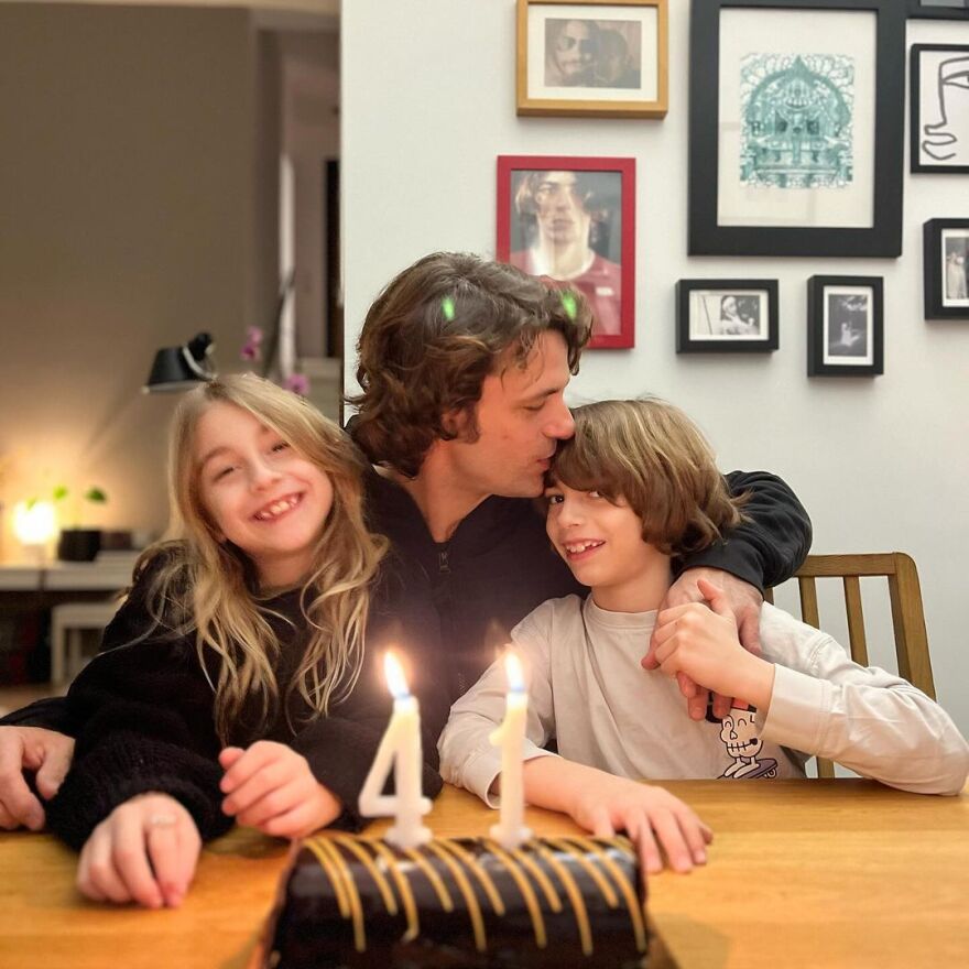 Ρούλα Ρέβη: Γιόρτασε τα 41α γενέθλια του Αποστόλη Τότσικα