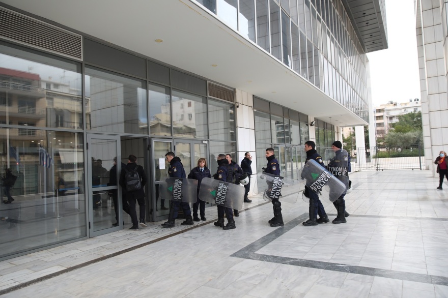 Βιασμός 12χρονης στον Κολωνό: Στο Εφετείο και κεκλεισμένων των θυρών συνεχίζεται η δίκη