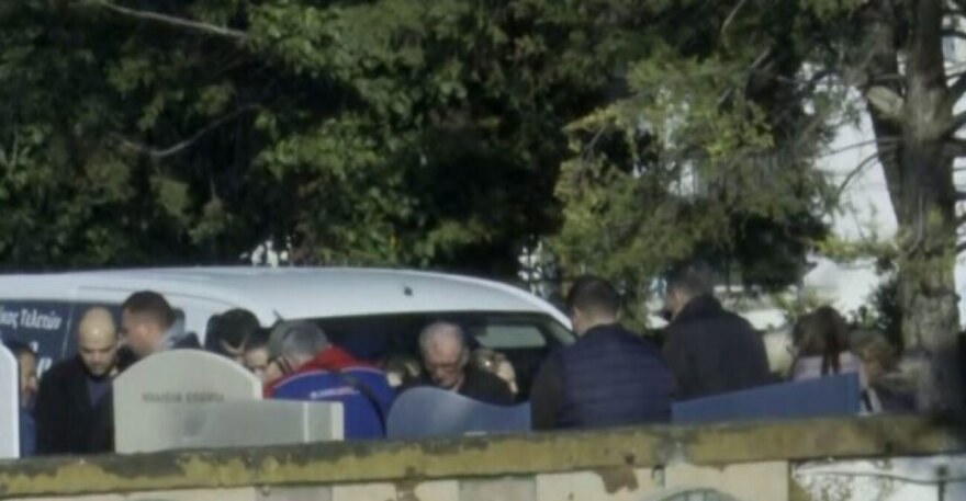 Παιδοκτονία στη Βέροια: «Μας έβριζε στην κηδεία» υποστηρίζουν συγγενείς της 37χρονης για τον πατέρα του βρέφους - «Πήγαν να με λιντσάρουν»