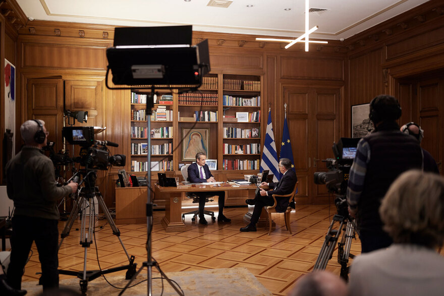 Μητσοτάκης: Όχι στην παρένθετη μητέρα στα ομόφυλα ζευγάρια - Δεν θα βάλω κομματική πειθαρχία στους βουλευτές - Βίντεο