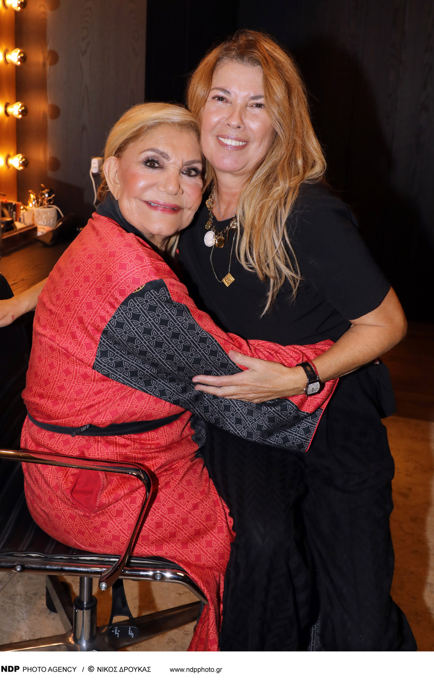 Σοφία Αλιμπέρτη: Σπάνια βραδινή έξοδος με τον γιο της, Good Job Nicky