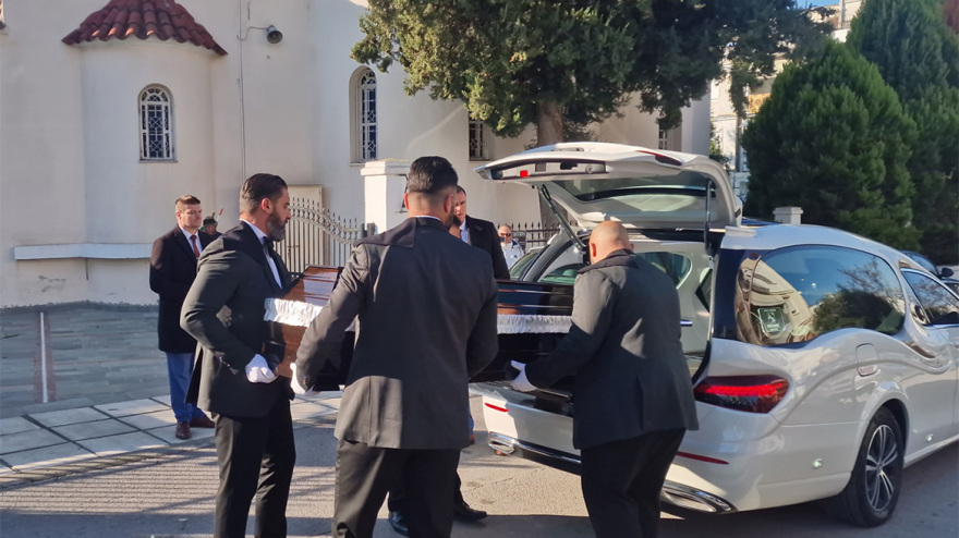 Θλίψη στο τελευταίο αντίο στη Γεωργία - Τραγική φιγούρα η 13χρονη κόρη της