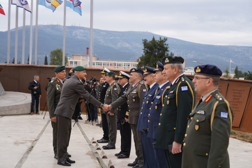 Στο Πεντάγωνο ο νέος αρχηγός ΓΕΕΘΑ Δημήτριος Χούπης - Τον υποδέχθηκε ο Φλώρος, δείτε βίντεο και φωτογραφίες
