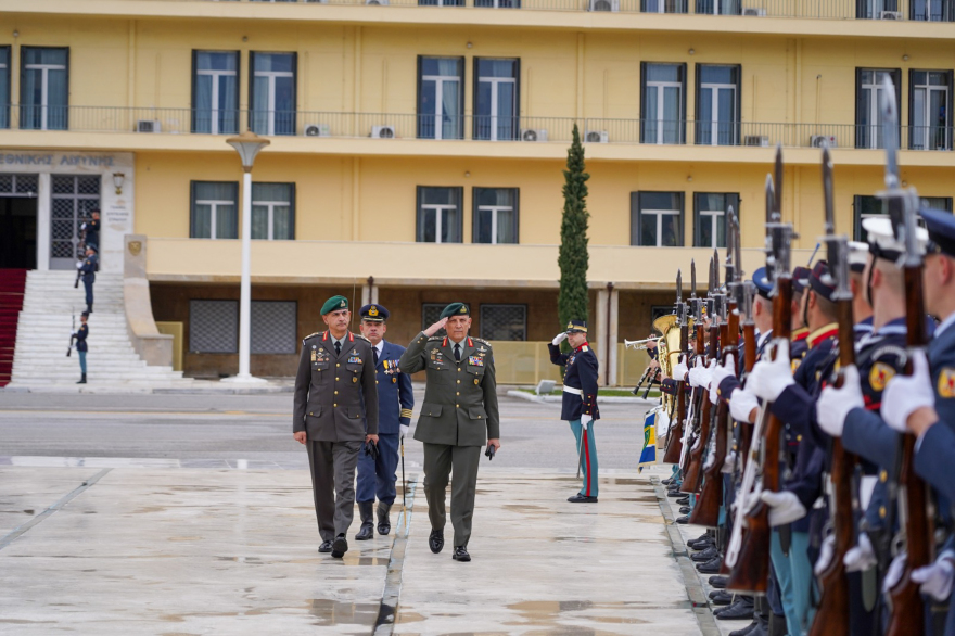 Στο Πεντάγωνο ο νέος αρχηγός ΓΕΕΘΑ Δημήτριος Χούπης - Τον υποδέχθηκε ο Φλώρος, δείτε βίντεο και φωτογραφίες