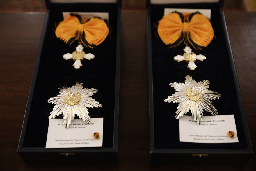 Με τον Μεγαλόσταυρο του Τάγματος τιμήθηκαν τα αδέρφια Μανδαλιού που σκοτώθηκαν στο τροχαίο στη Λιβύη - Δείτε φωτογραφίες