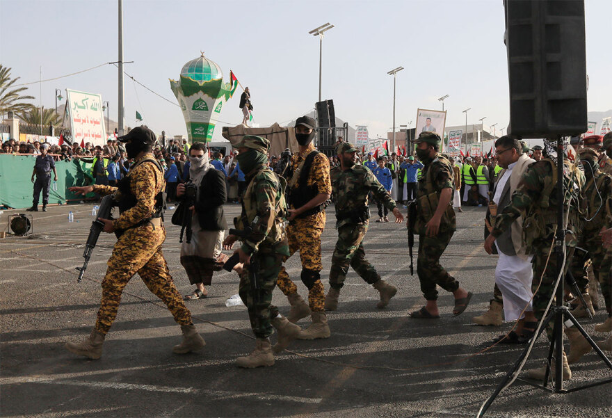 Υεμένη: Ποιοι είναι οι Χούτι που χτυπούν πλοία στην Ερυθρά Θάλασσα και απειλούν το Ισραήλ