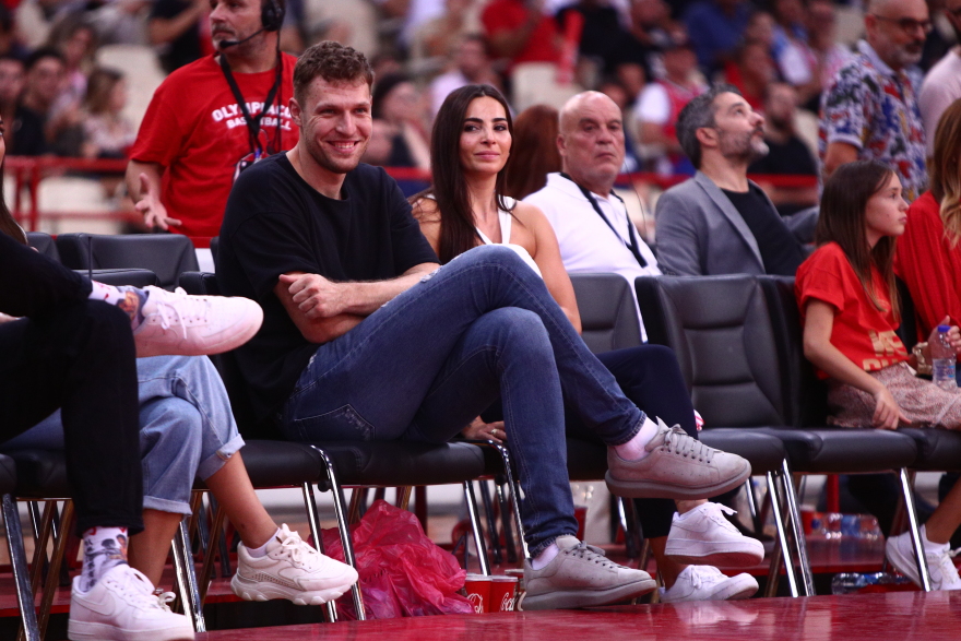 Σάσα Βεζένκοβ: Οι καρδούλες και το μήνυμα στην Νικόλ Ελευθεριάδου που προκρίθηκε στους Ολυμπιακούς Αγώνες - Φωτογραφία 