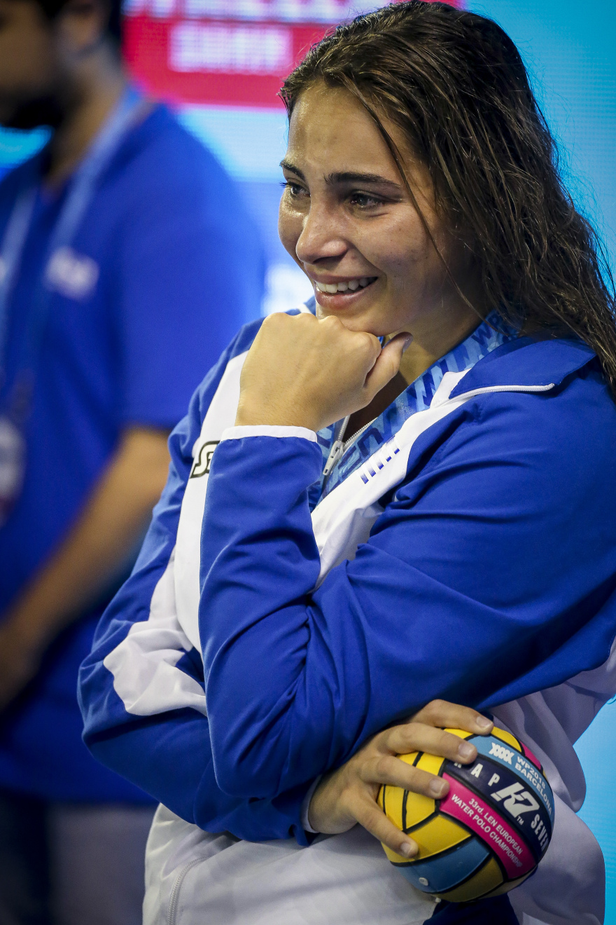 Νικόλ Ελευθεριάδου: Η γεμάτη τίτλους και μετάλλια πορεία της πολίστριας που έστειλε την Ελλάδα στους Ολυμπιακούς - Βίντεο, φωτογραφίες