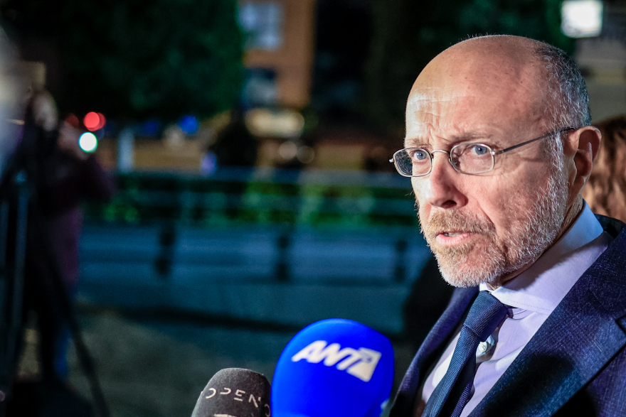 ΝΔ: Φροντιστήριο στους βουλευτές για τα ομόφυλα ζευγάρια - Σκέρτσος: Ανήκουμε στη Δύση, είμαστε καθρέφτης της κοινωνίας