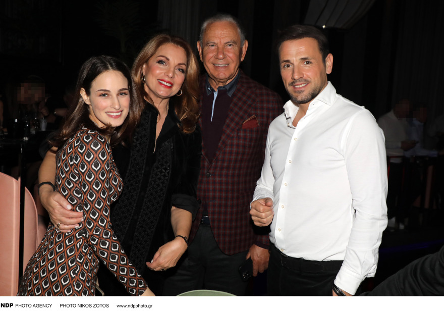 Άντζελα Γκερέκου: Σπάνια βραδινή έξοδος με την κόρη της, Μαρία Βοσκοπούλου