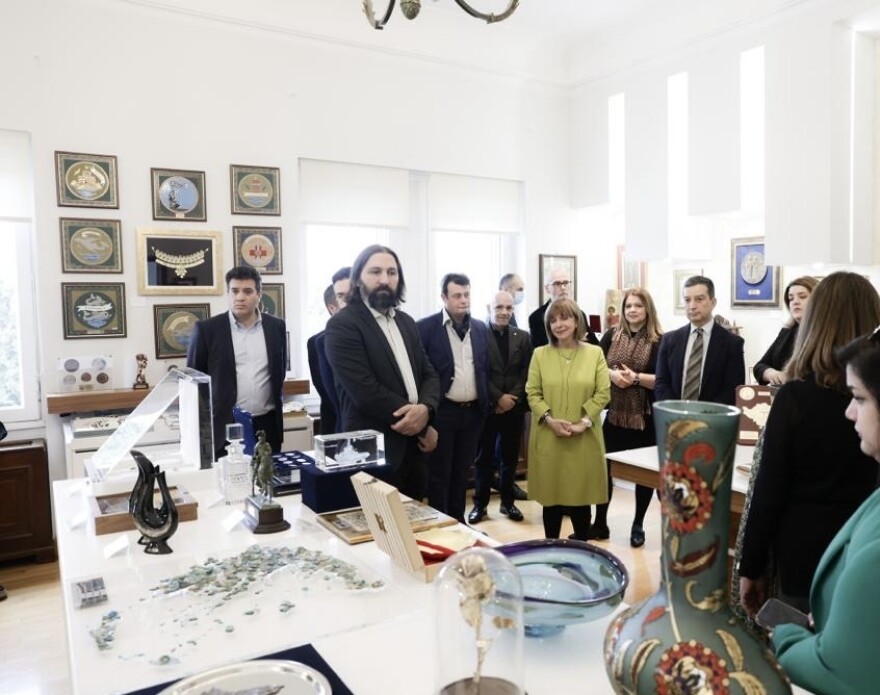 Σακελλαροπούλου για ομόφυλα ζευγάρια: Σε μια συμπεριληπτική κοινωνία δεν μπορούν να υπάρχουν εξαιρέσεις στα δικαιώματα