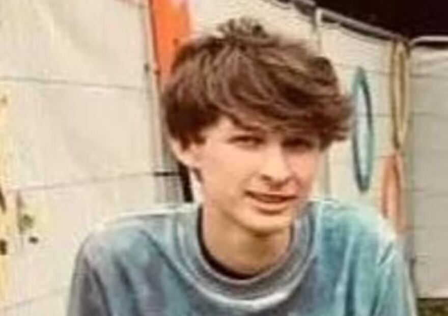 Ουαλία: Νεαρός κληρονόμος περιουσίας άνω των 250 εκατ. ευρώ διώκεται για τον φόνο του κολλητού του