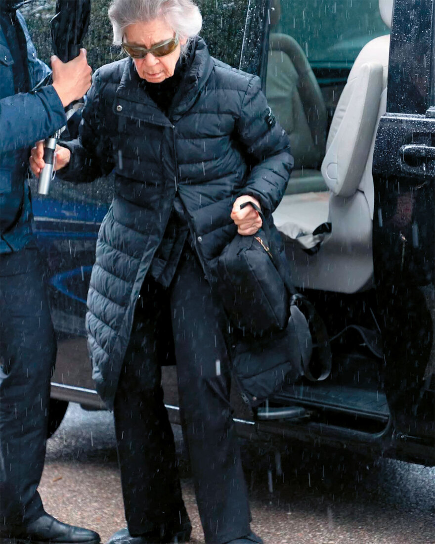 Η οικογένεια του τέως έναν χρόνο μετά: Δεν αγόρασαν ακόμα σπίτι... μένουν στον συμπέθερο