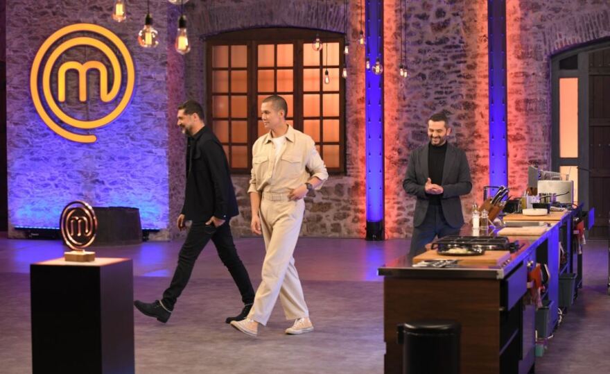 Η επέλαση του «Master Chef» και τα μυστικά συμβόλαια