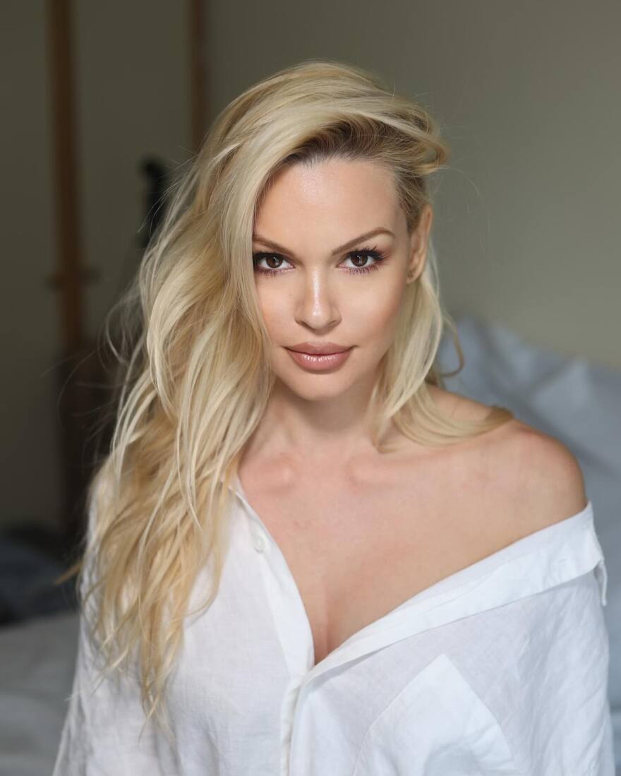 Βίκυ Κάβουρα: Οι πρώτες φωτογραφίες με τη φουσκωμένη κοιλιά της