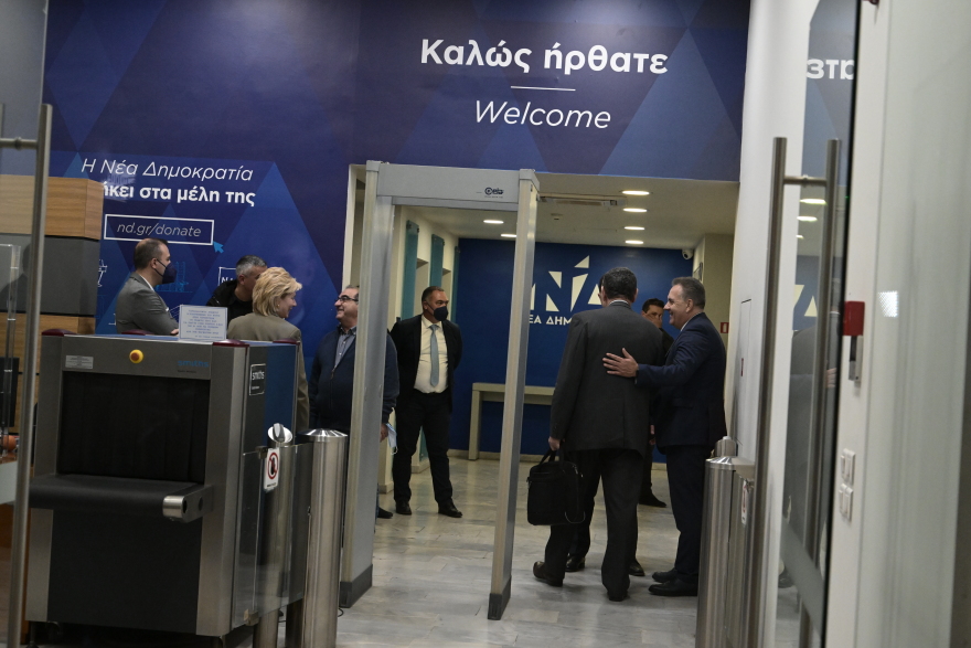 Δεύτερος κύκλος ενημέρωσης στους βουλευτές της ΝΔ για τα ομόφυλα ζευγάρια