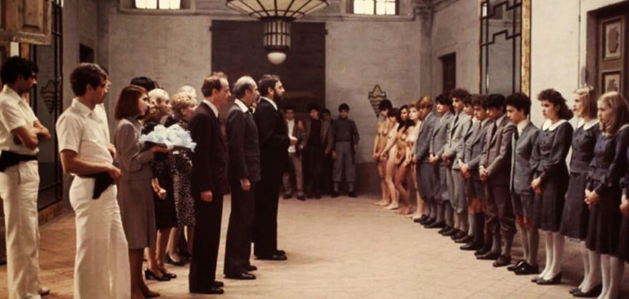 «Σαλό, 120 ημέρες στα Σόδομα»: Η ιστορία της πιο σοκαριστικής ταινίας όλων των εποχών που γίνεται παράσταση στη Λυρική Σκηνή