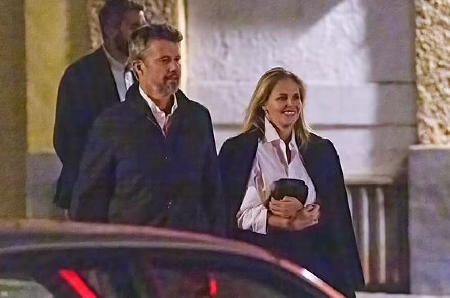 Δανία: «Χτύπησε» στα social media η πρώην ερωμένη του βασιλιά της Δανίας