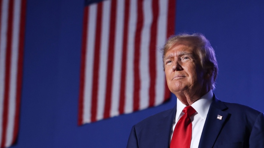 Ντόναλντ Τραμπ: Ο πρώην πρόεδρος πλησιάζει ξανά στον Λευκό Οίκο - Υπάρχει κάποιος να τον σταματήσει;