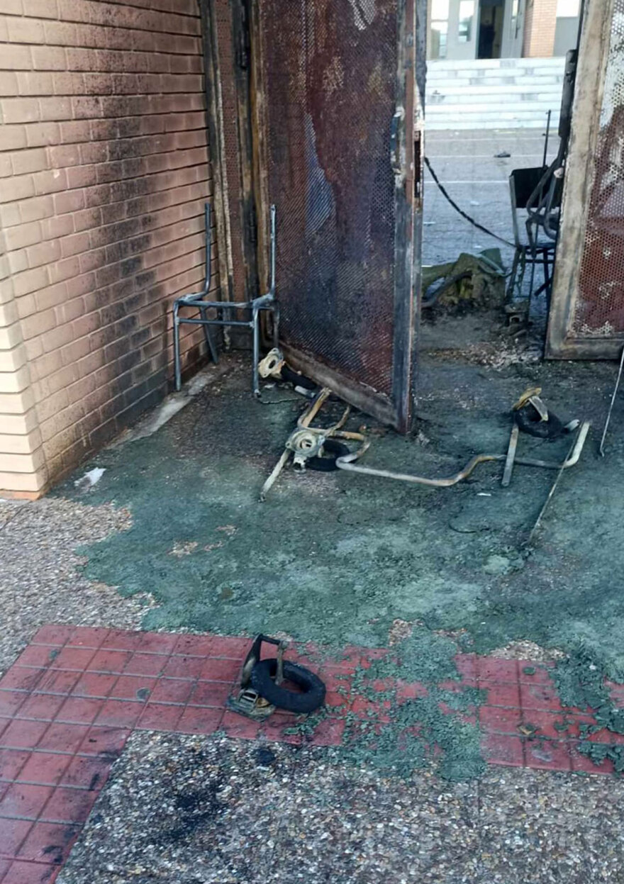 Νέοι βανδαλισμοί στο ΕΠΑΛ Λαυρίου: Άγνωστοι προσπάθησαν να πυρπολήσουν το σχολείο - Δείτε βίντεο