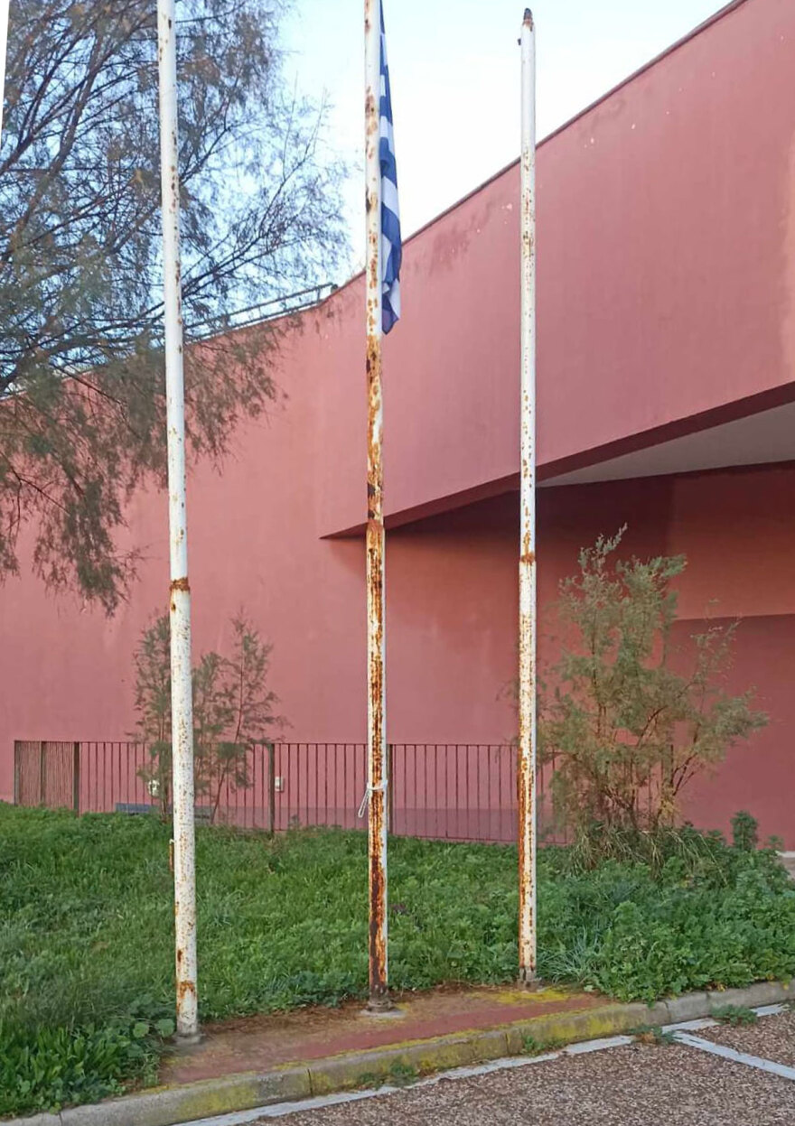 Νέοι βανδαλισμοί στο ΕΠΑΛ Λαυρίου: Άγνωστοι προσπάθησαν να πυρπολήσουν το σχολείο - Δείτε βίντεο