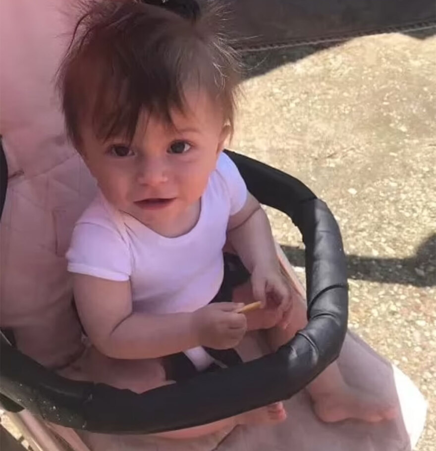 Βρετανία: Δίχρονο αγοράκι πέθανε από την πείνα - Βρέθηκε δίπλα στον νεκρό πατέρα του