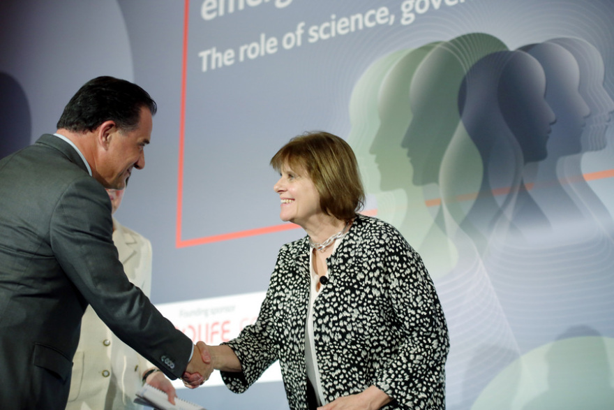 Γεωργιάδης στο συνέδριο του Economist: Πρόκληση το δημογραφικό - Η κυβέρνηση μελετά περισσότερα κίνητρα για τα νέα ζευγάρια