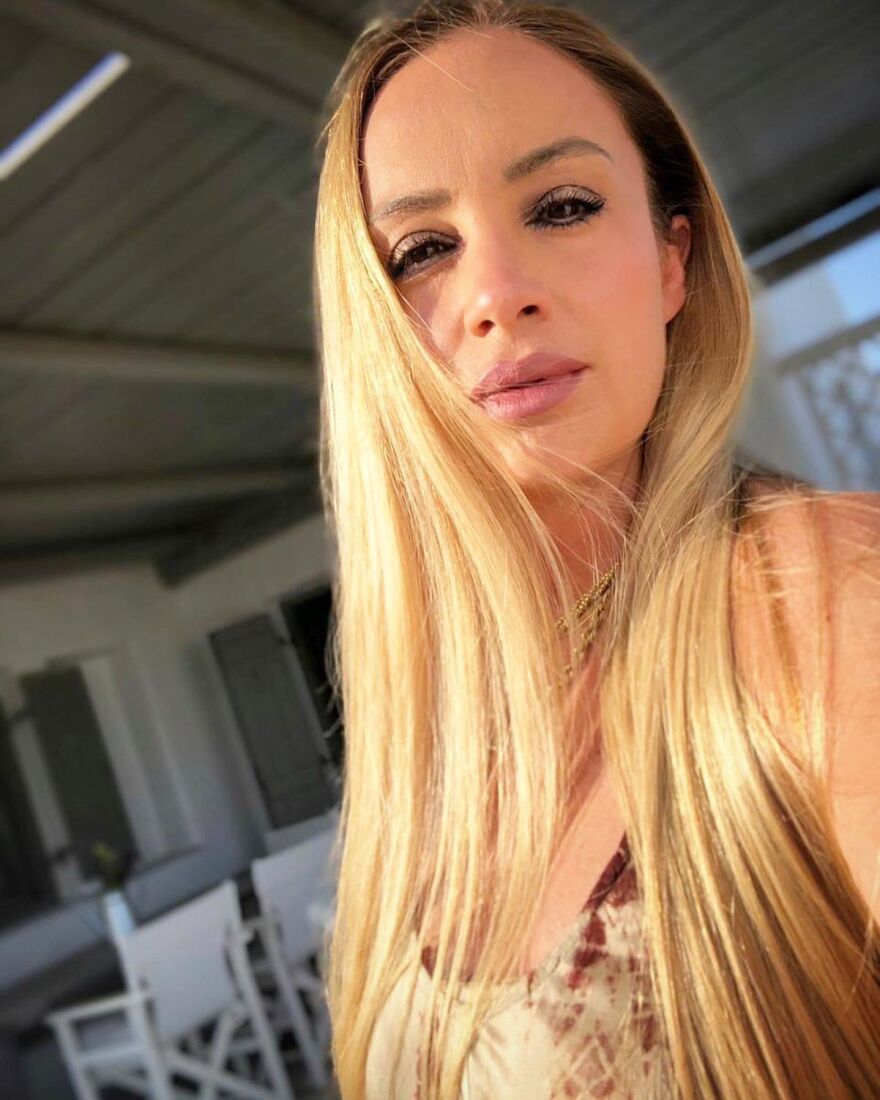 Φιλοθέη Μωβ: Γιάννης και Καλλιστώ Βαρδή σκέφτονται να ακυρώσουν τον γάμο της με τον πατέρα τους