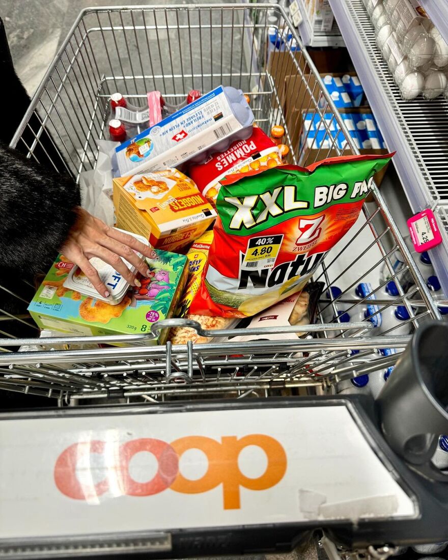 Ηλιάνα Παπαγεωργίου: Έφερε το… καλοκαίρι στις Άλπεις και ποζάρει με μπικίνι στα χιόνια