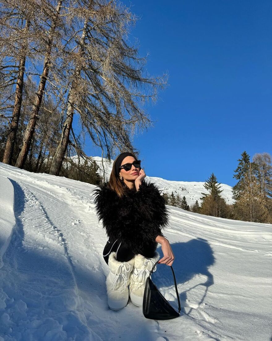 Ηλιάνα Παπαγεωργίου: Έφερε το… καλοκαίρι στις Άλπεις και ποζάρει με μπικίνι στα χιόνια